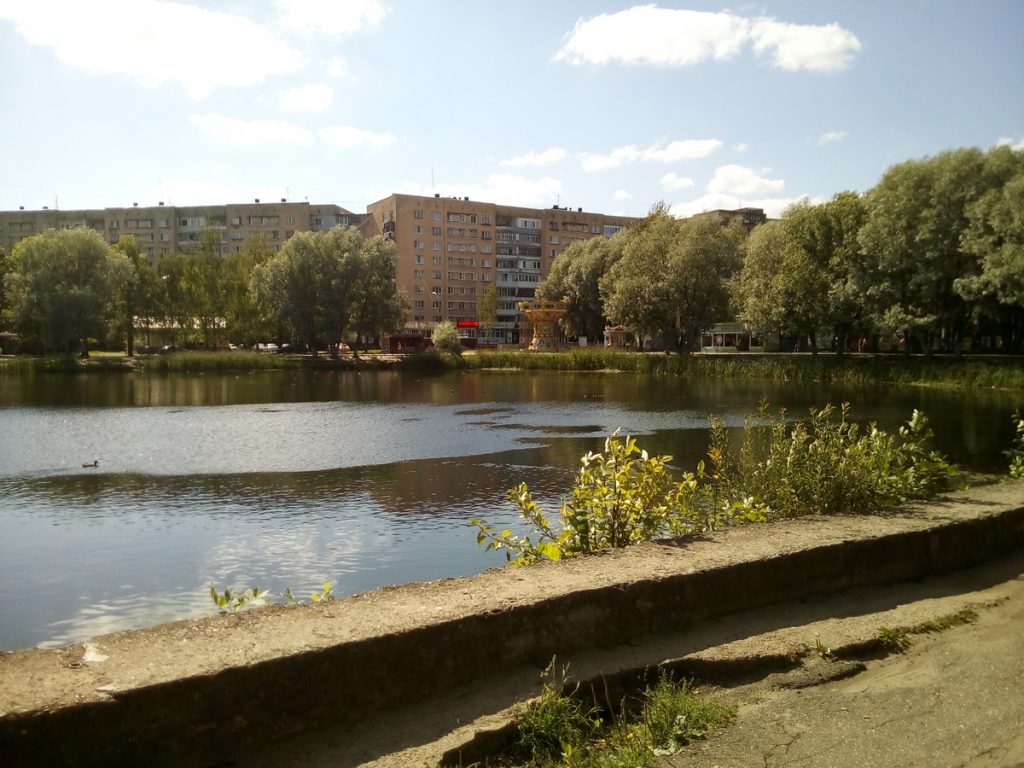 2 пруда. Парк пруды Ярославль. Пруды Ярославль Брагино. Парк Брагино Ярославль. Парк Победы Брагино.