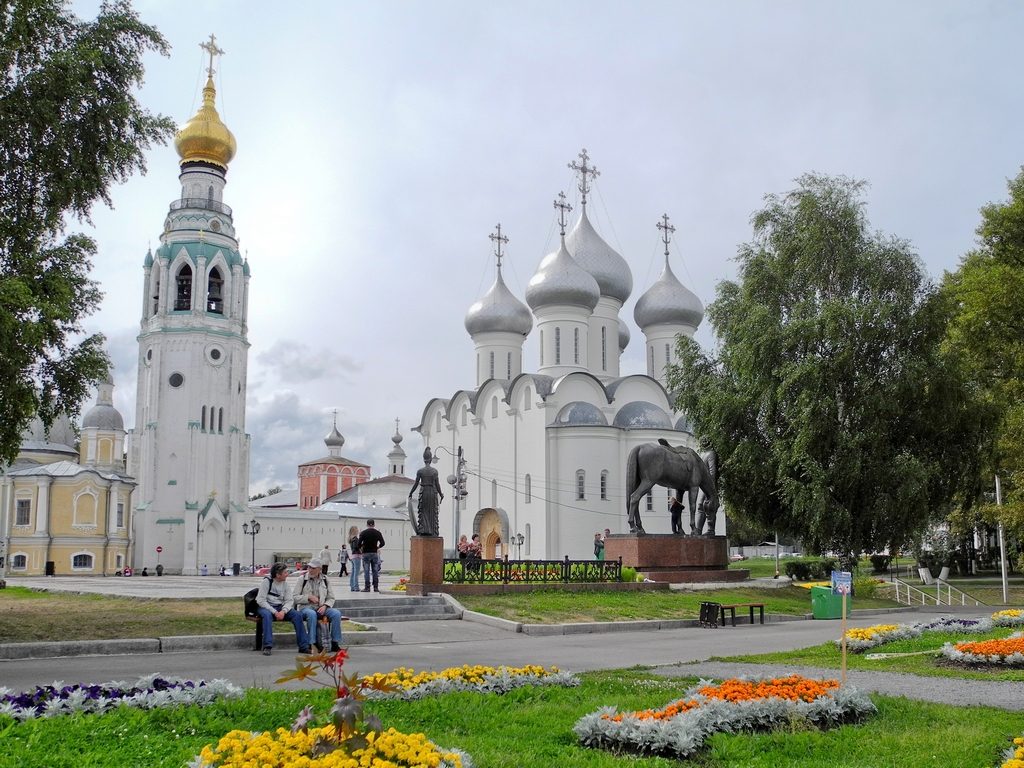 Набережные Вологды: Пречистенская, Кремлевская и набережная 6 Армии, фото,  адрес, описание