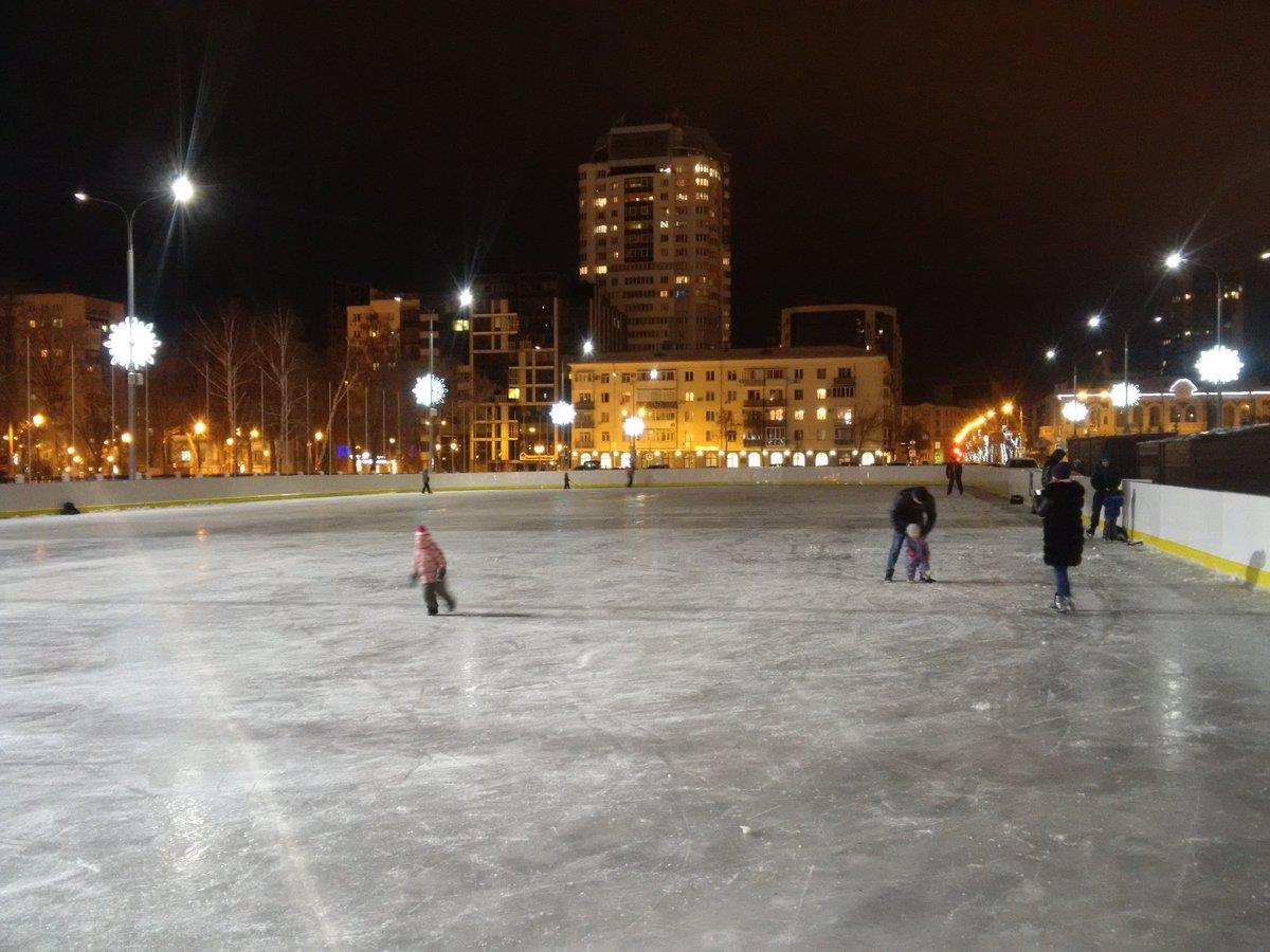 Каток самара. Каток Куйбышева Самара. Каток на пл Куйбышева Самара. Площадь Куйбышева каток. Каток на площади Куйбышев Самара.